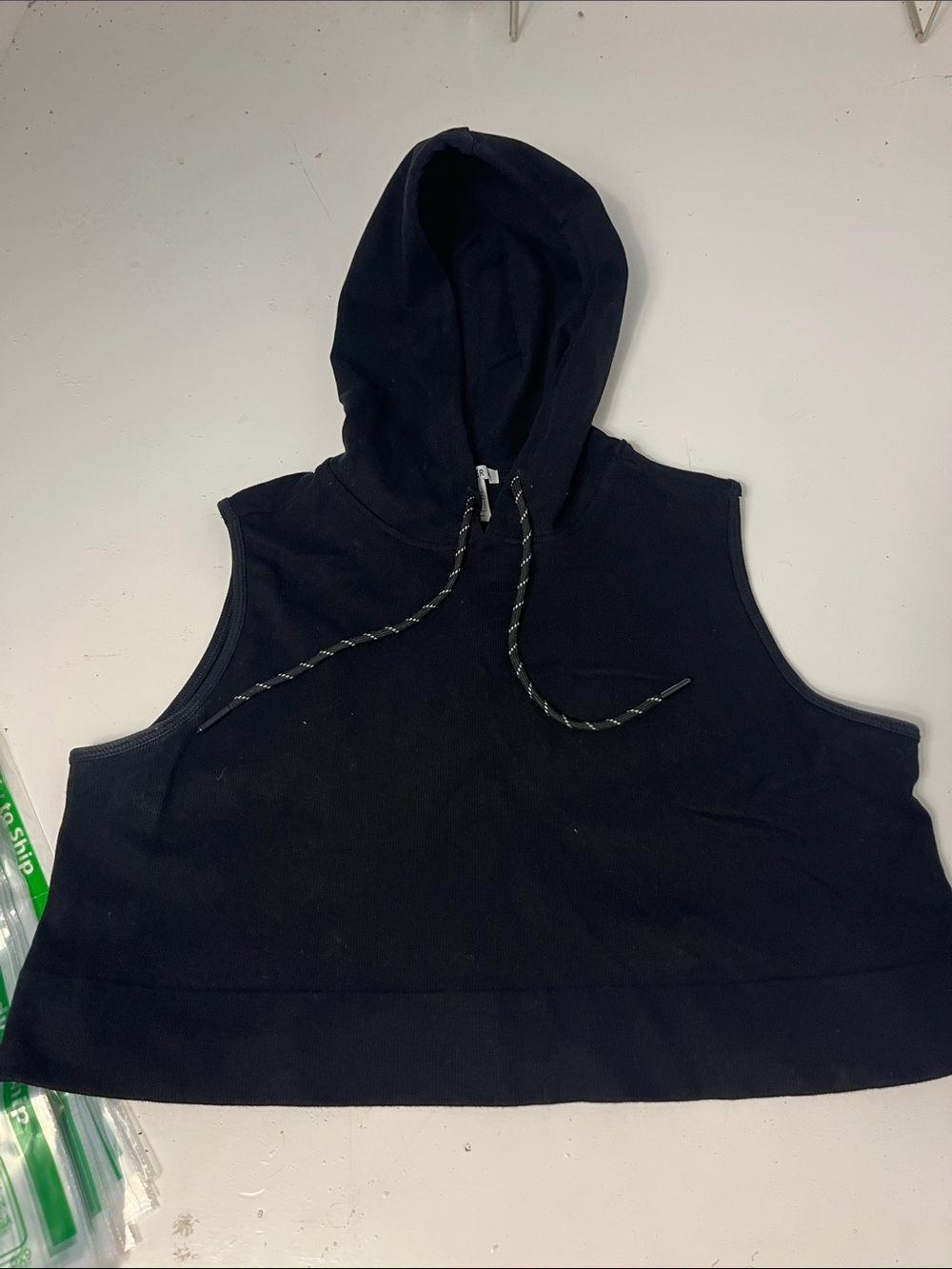 Forever 21 Large Black Cropped Cut Off Hooded Muscle Tank Top